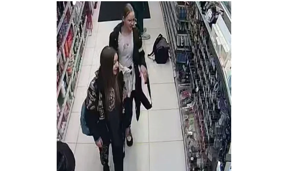 Kradzież biżuterii w Katowicach. Poznajesz te kobiety?