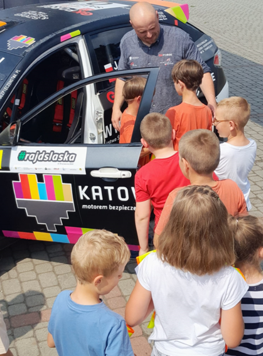 Bezpiecznie na wakacje z akcją "Katowice Motorem Bezpieczeństwa Śląska"