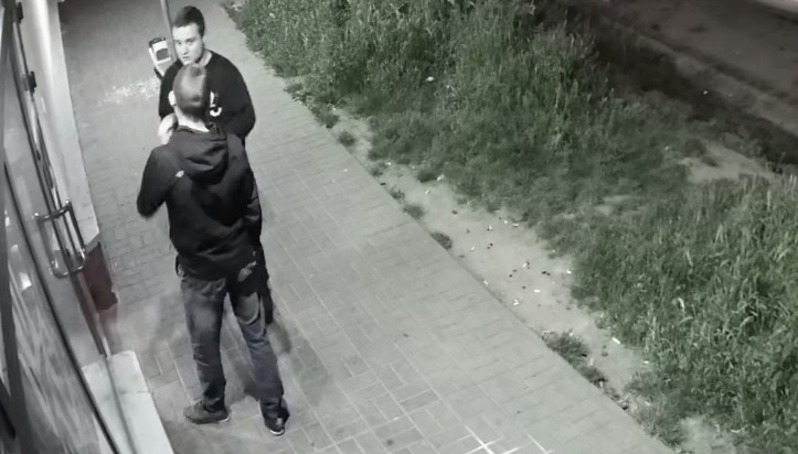 Kradzież torby z dokumentami w Katowicach. Poznajesz tego mężczyznę?