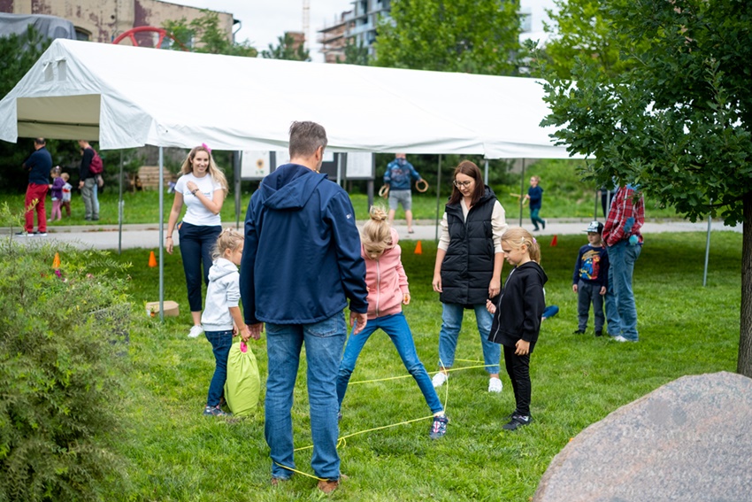 Zabawa w dawne gry podwórkowe z Muzeum Śląskim w Katowicach. Poznaj szczegóły!