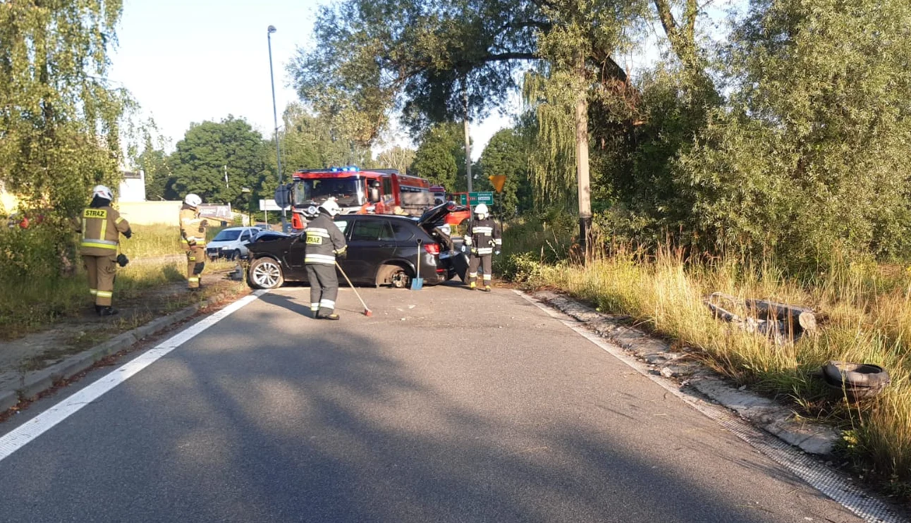 Zdarzenie drogowe na ul. Pod Młynem. Kierujący uderzył w latarnię!
