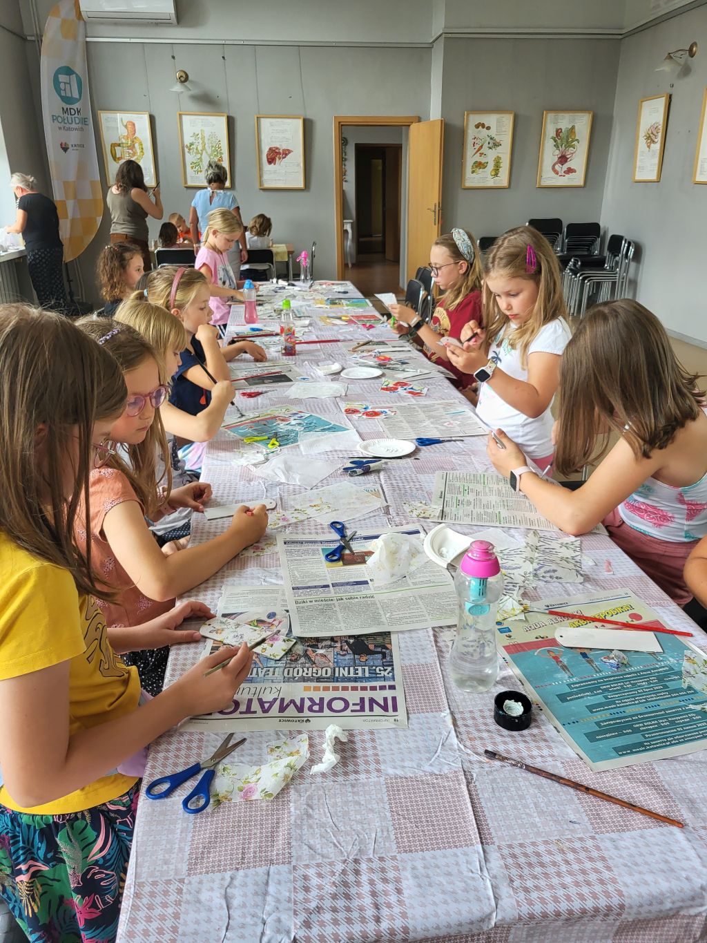 Decoupage krok po kroku w Katowicach. Zobacz, jakie dzieła powstały na zajęciach!