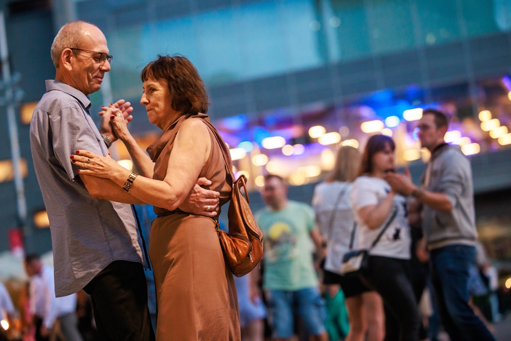 "Roztańczony Wyspiański" za nami. Katowicki Rynek zmienił się w parkiet pod gwiazdami