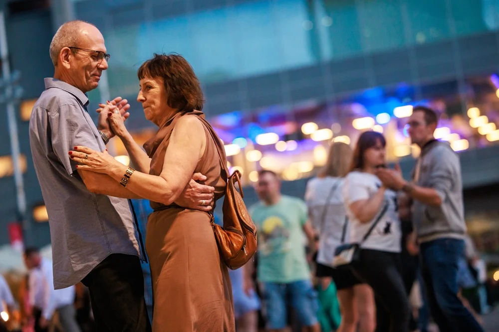 "Roztańczony Wyspiański" za nami. Katowicki Rynek zmienił się w parkiet pod gwiazdami