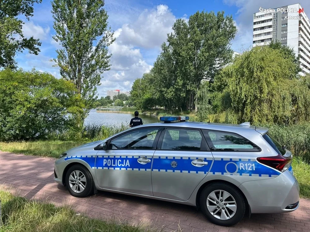 Tragedia na osiedlu 1000-lecia. W katowickim stawie Maroko utonął 39-letni mężczyzna!