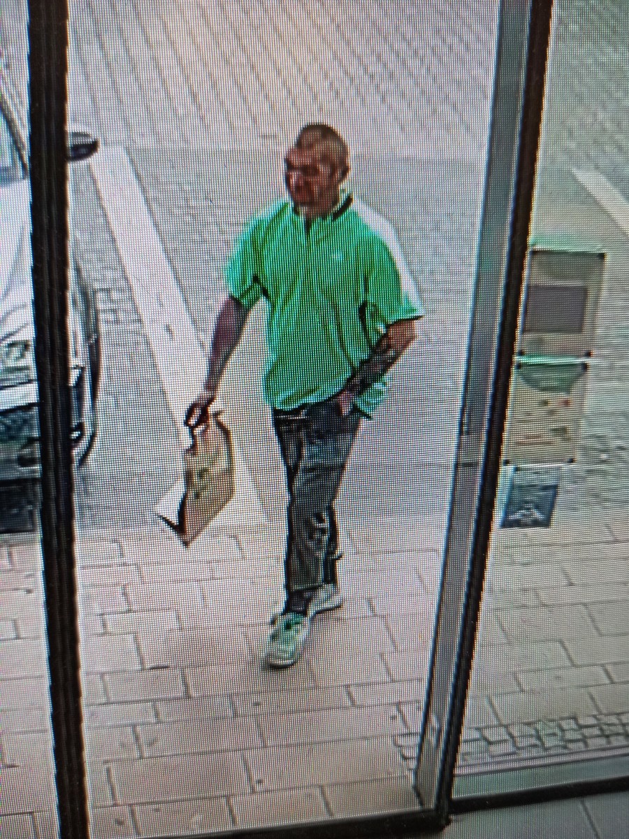 Chorzów: Policja poszukuje sprawców kradzieży