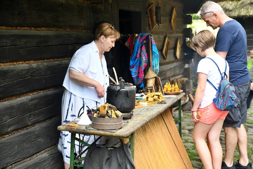 Dzień Miodu w chorzowskim skansenie 46