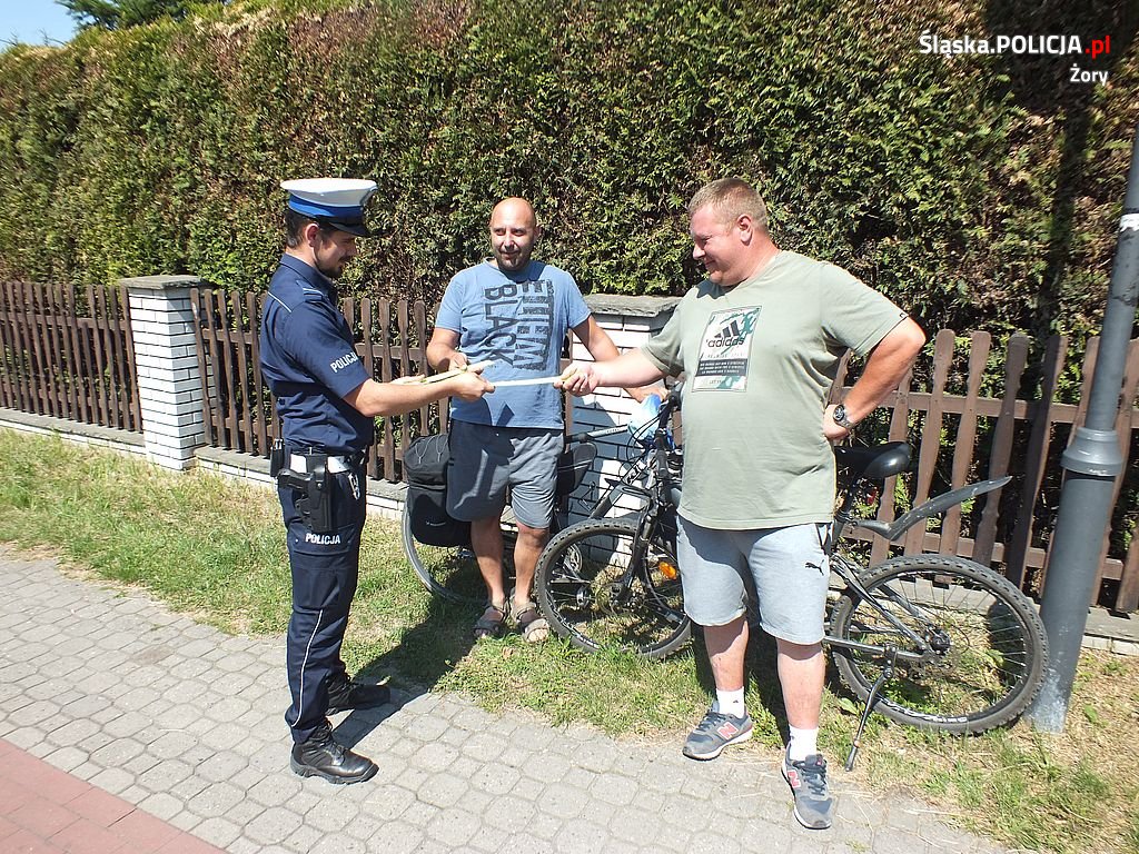 Rowerowy weekend z żorską drogówką. Co działo się na rajdzie "Odjazdowy Bibliotekarz"?