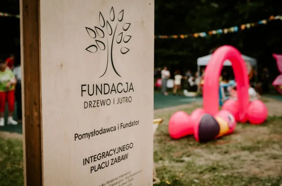 W Żorach powstał pierwszy plac zabaw dla osób z niepełnosprawnościami 13