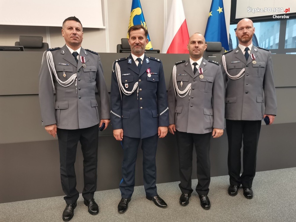 Medale dla chorzowskich policjantów. Sprawdź, kto został odznaczony