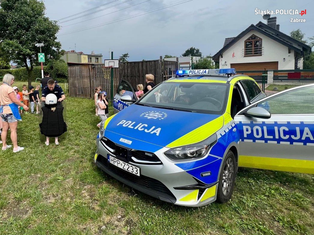 Policjanci z Zabrza odwiedzili Przedszkole nr 14. Funkcjonariusze mówili o bezpieczeństwie