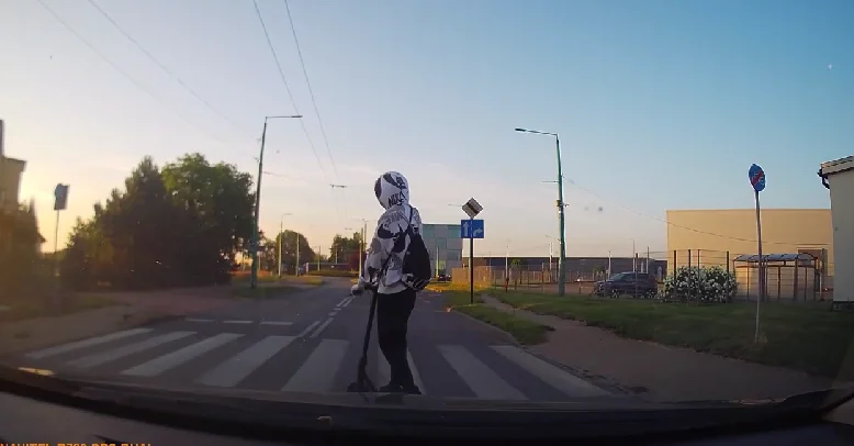 O krok od tragedii w Tychach. Policjanci przypominają o bezpieczeństwie