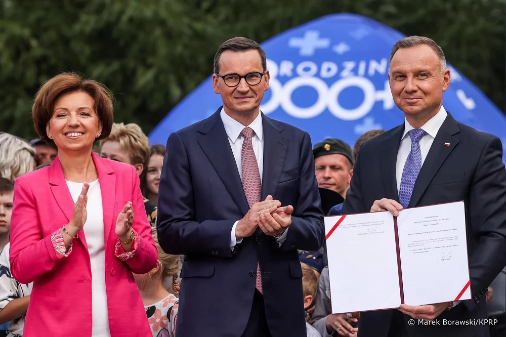 Prezydent podpisał ustawę o świadczeniu Rodzina 800+