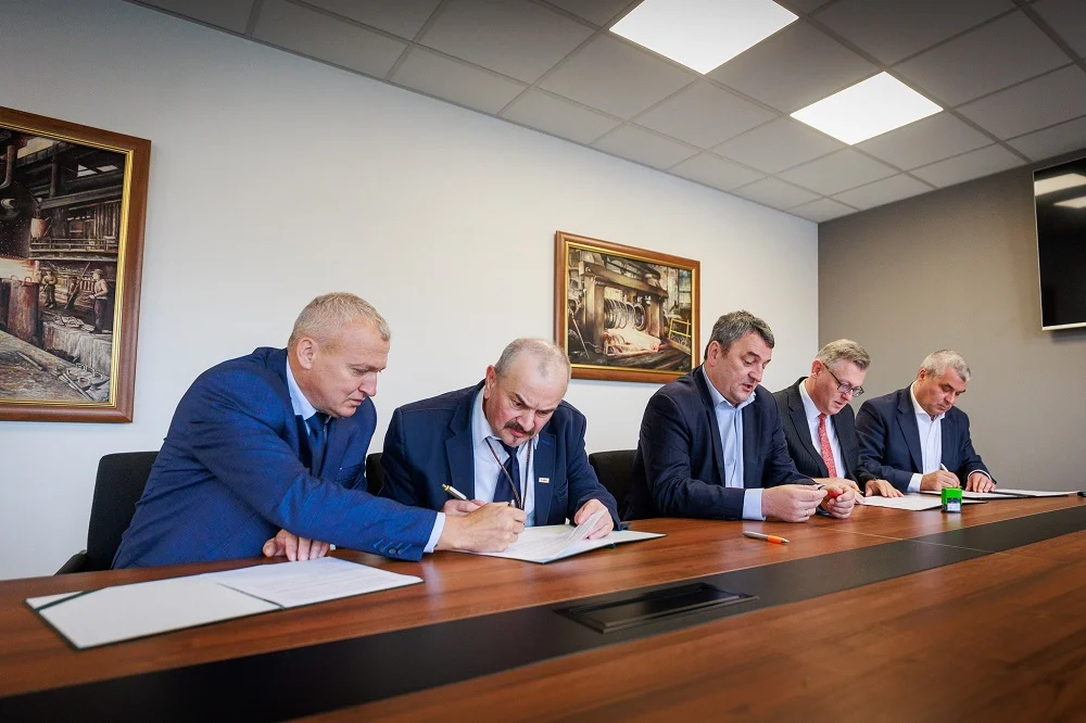Huta Pokój: Podpisano porozumienie między Węglokoksem a organizacjami związkowymi 
