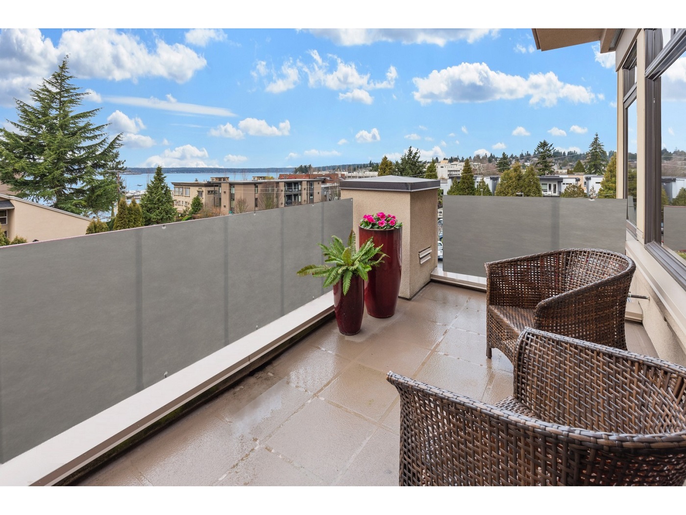 Osłony balkonowe są coraz częściej wybierane: dlaczego tak się dzieje?