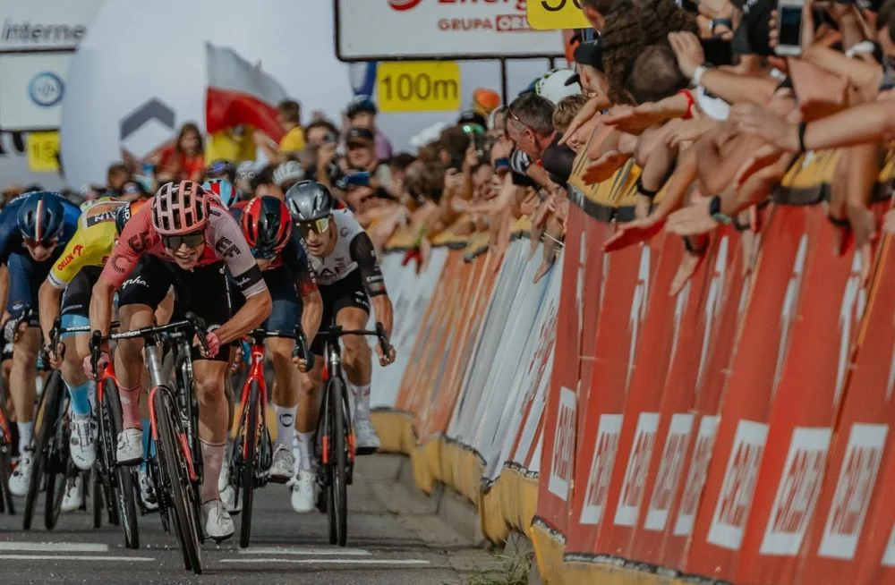 Tour de Pologne komentuje wypadek na trasie 5. etapu wyścigu w Bielsku-Białej