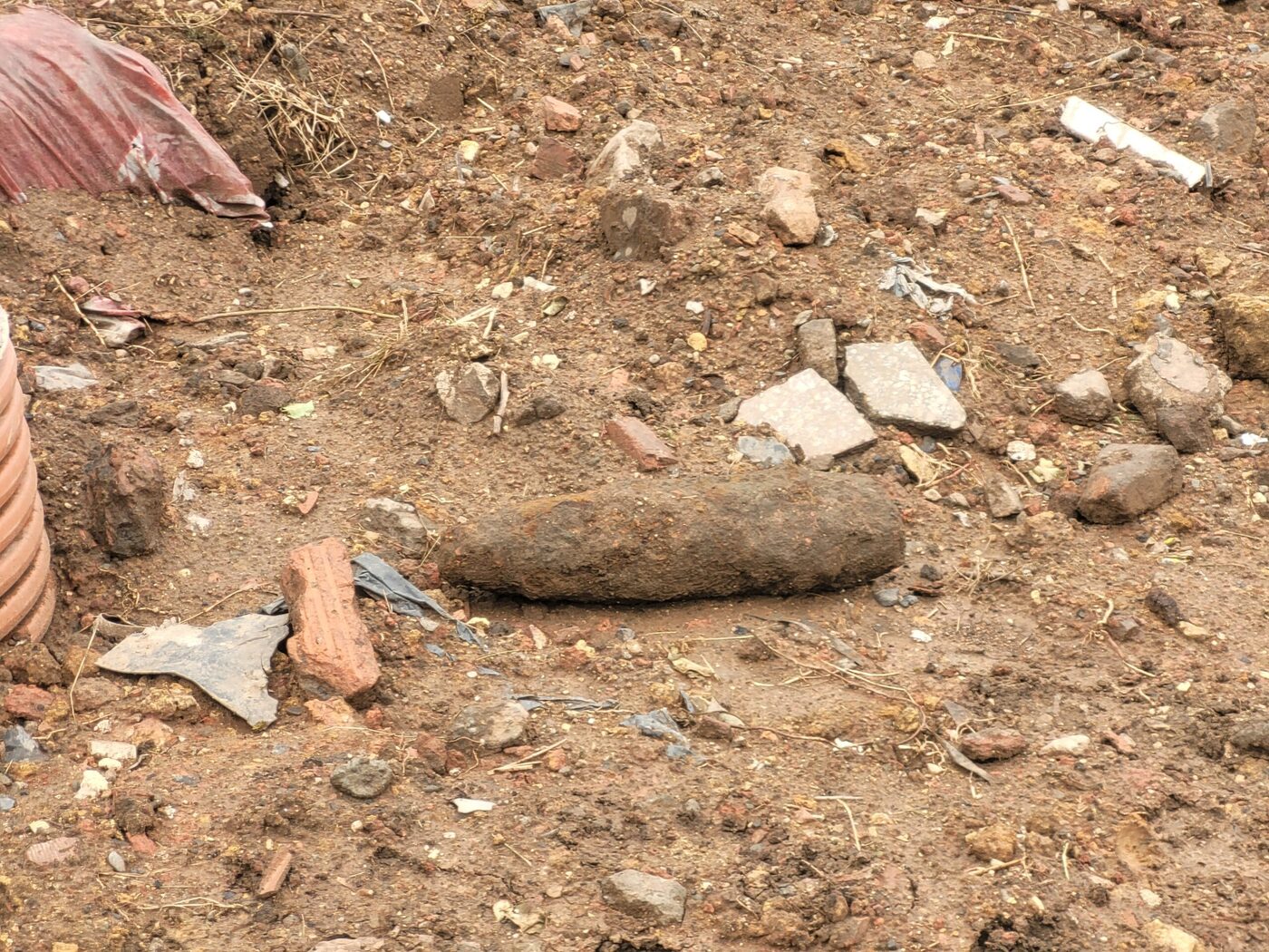 Niewybuchy nadal groźne. Co zrobić w przypadku jego znalezienia?