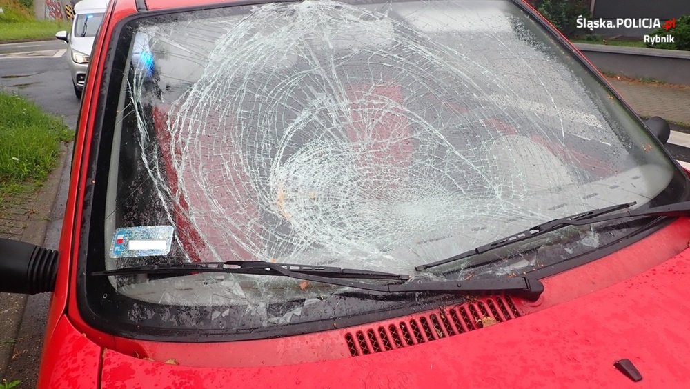 Potrącenie w Rybniku. Pieszy przechodził przez oznakowane przejście na ul. Jankowickiej