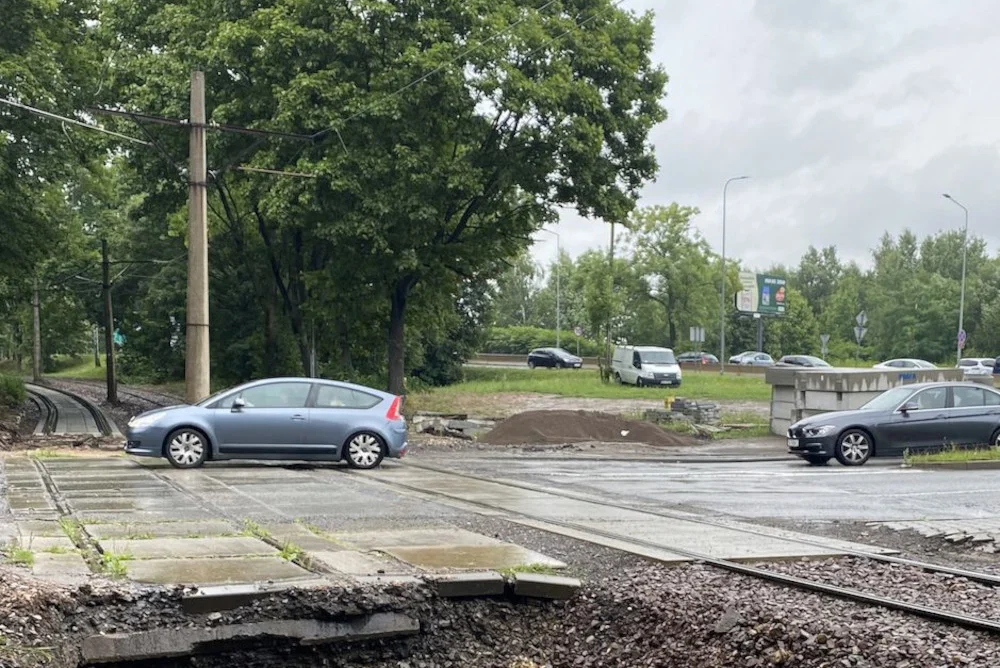 Przejazd drogowo-tramwajowy na ul. Dąbrowa Miejska nieprzejezdny od 4 sierpnia