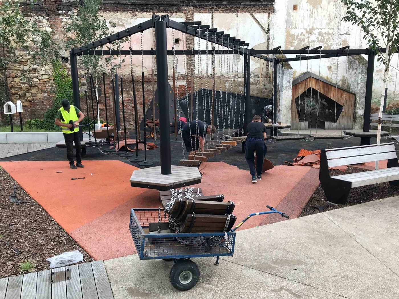 Bytom: Trwa odnowa Zielonej strefy w parku kieszonkowym