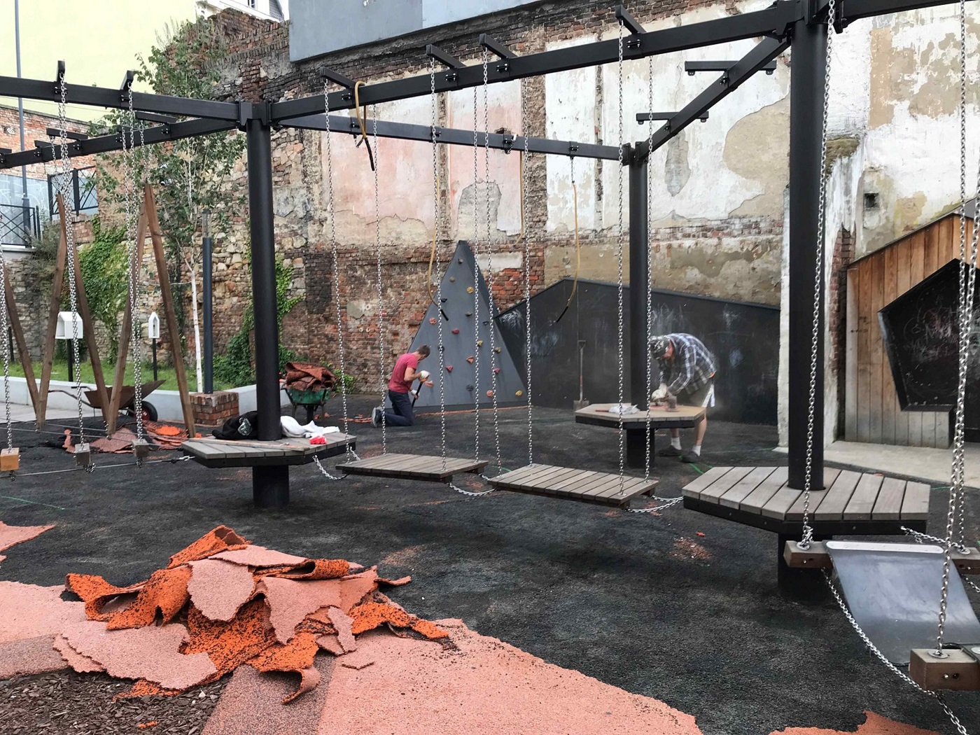 Bytom: Trwa odnowa Zielonej strefy w parku kieszonkowym