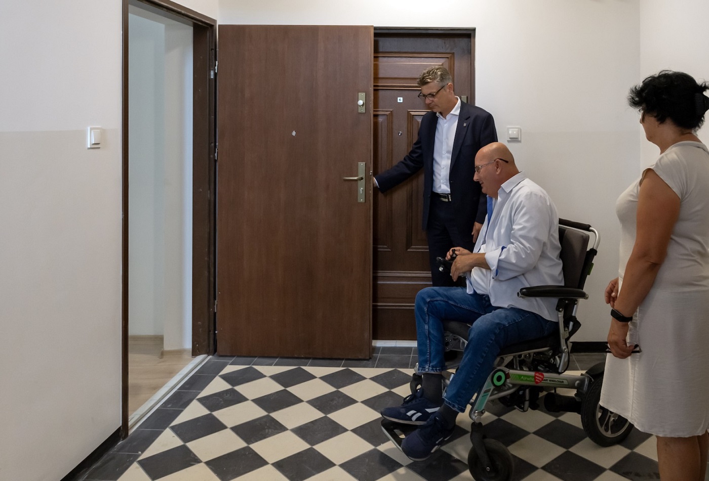 Kolejne wyremontowane mieszkania trafiły do osób z niepełnosprawnością