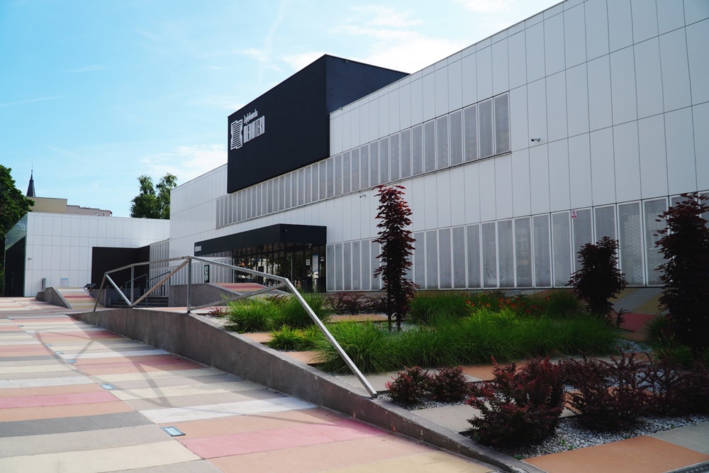 "Zapatrzenie" Krystyny Balińskiej. Wystawa w Zagłębiowskiej Mediatece