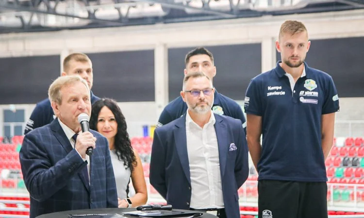 "Jurajscy Rycerze" zagrają w Arenie Sosnowiec