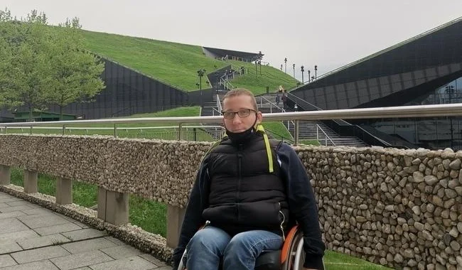 Aby 29-letni Wiktor z Katowic mógł pozostać samodzielny, potrzebne jest nasze wsparcie!