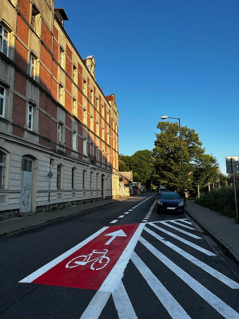 Udogodnienia dla katowickich rowerzystów. Na ulicy Kozielskiej powstał kontrapas