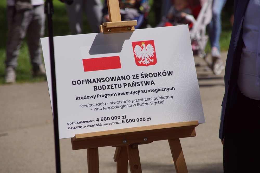 Premier obiecuje miliony dla samorządów. Do Katowic ma trafić 80 mln zł