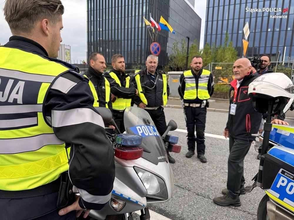Policjanci zabezpieczali VI etap 80. Tour de Pologne w Katowicach