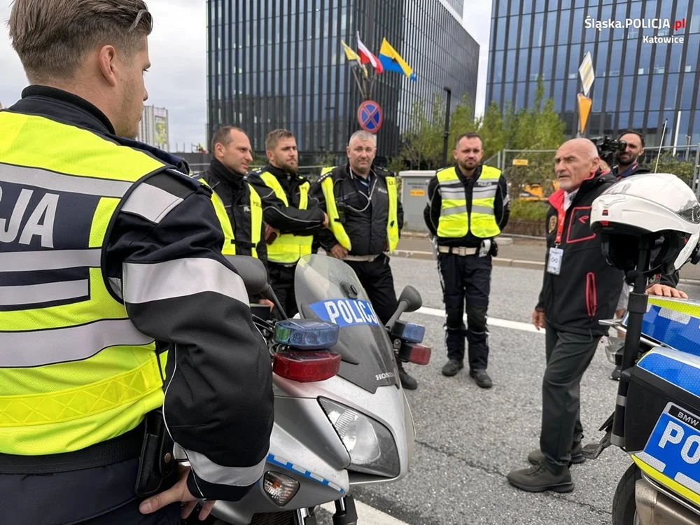 Policjanci zabezpieczali VI etap 80. Tour de Pologne w Katowicach