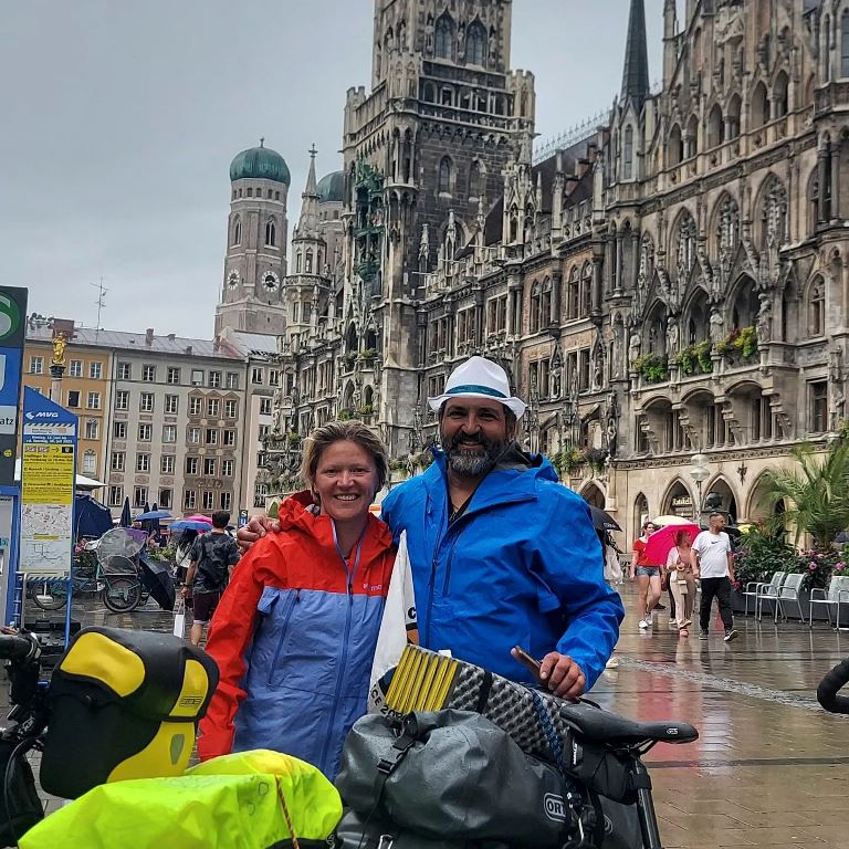 Katowiczanka i Hiszpan - na rowerach przemierzają świat! [WYWIAD]