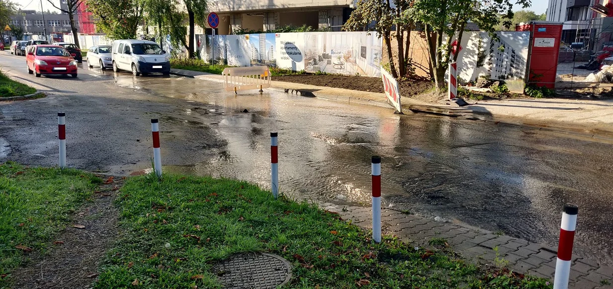 Kolejna awaria wodociągu w rejonie ul. Jesionowej. W planach budowa nowego odcinka