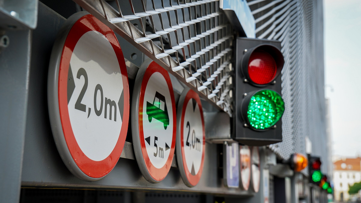 Parking automatyczny na ul. Tylnej Mariackiej. Trwa testowanie maszyn