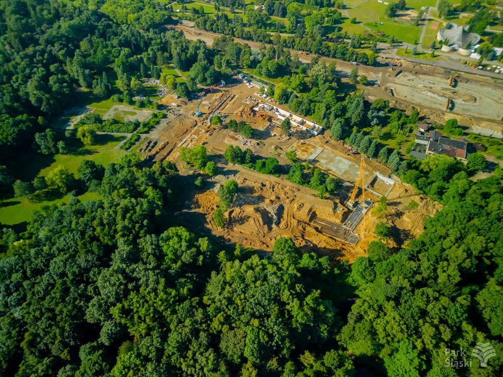 Budowa nowego kąpieliska "Fala" w Chorzowie nabiera tempa