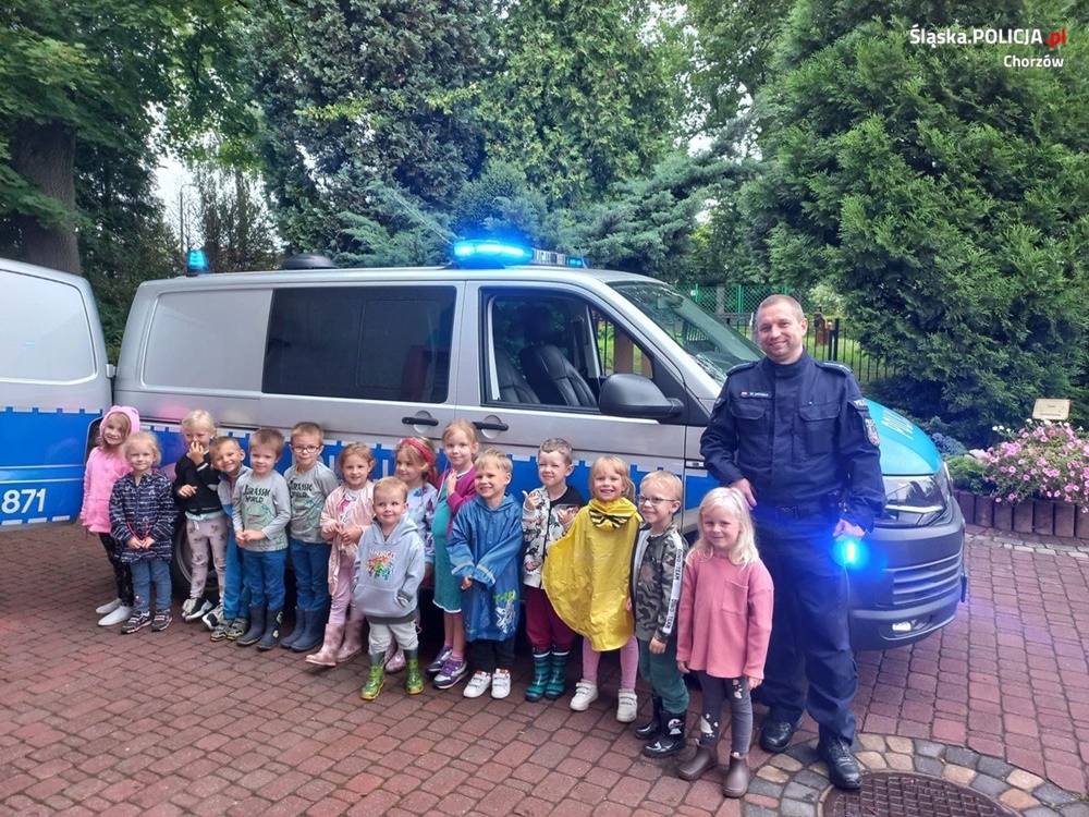 Chorzowscy mundurowi spotkali się z najmłodszymi mieszkańcami