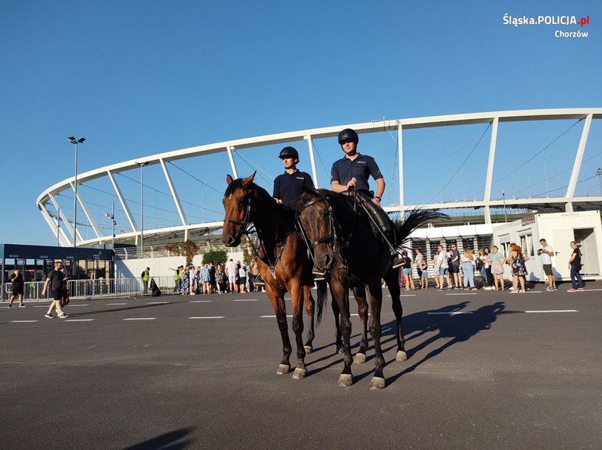 Chorzowscy policjanci zabezpieczali koncert sanah. Co działo się na drogach?