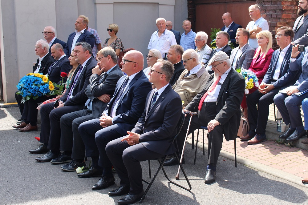 Uroczyste odsłonięcie tablicy upamiętniającej Ofiary Tragedii Górnośląskiej
