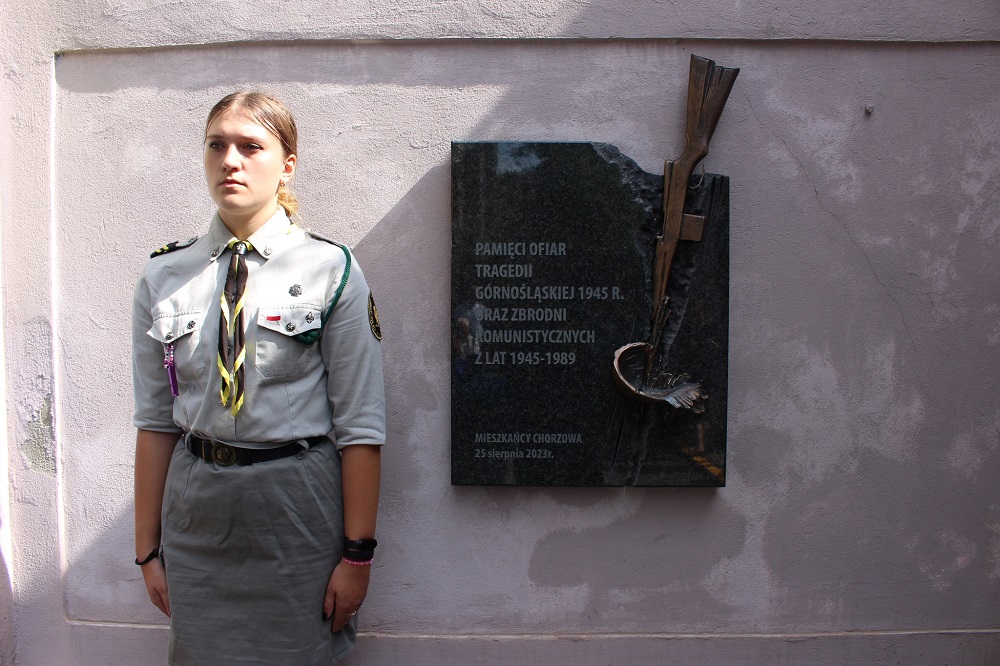 Uroczyste odsłonięcie tablicy upamiętniającej Ofiary Tragedii Górnośląskiej