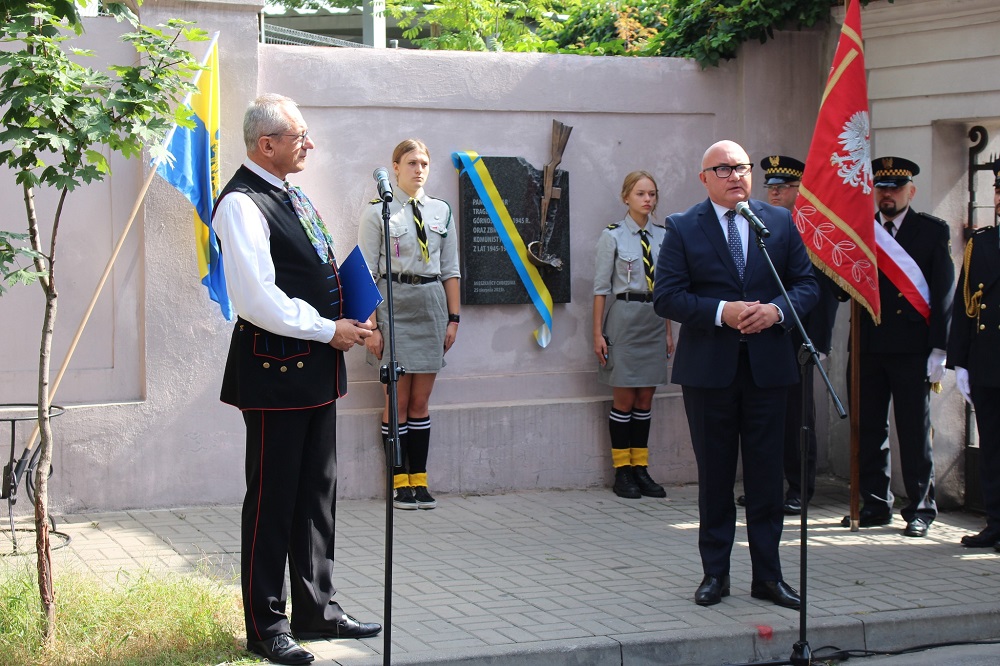 Uroczyste odsłonięcie tablicy upamiętniającej Ofiary Tragedii Górnośląskiej
