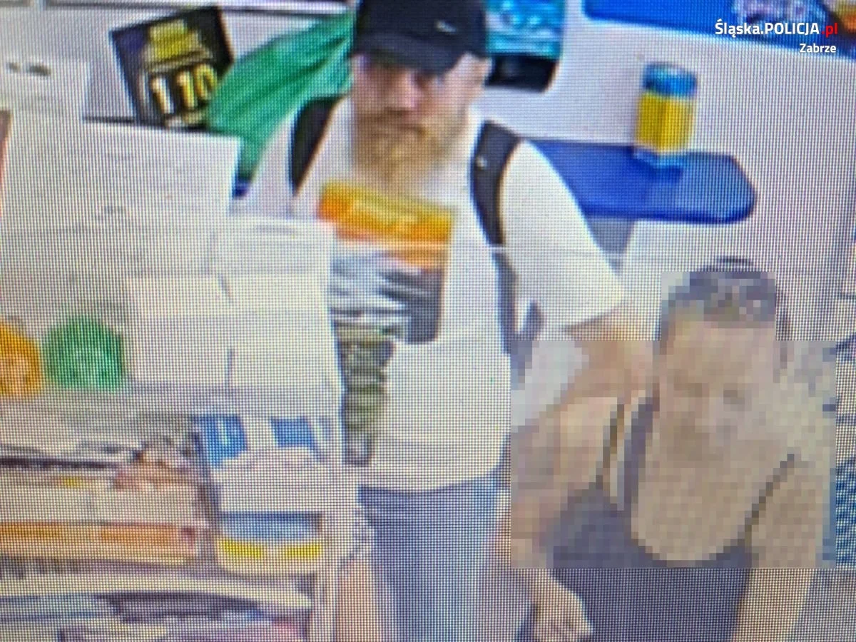 Jest podejrzany o kradzież kart bankomatowych. Rozpoznajesz go?