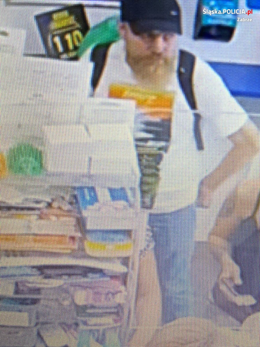 Jest podejrzany o kradzież kart bankomatowych. Rozpoznajesz go?