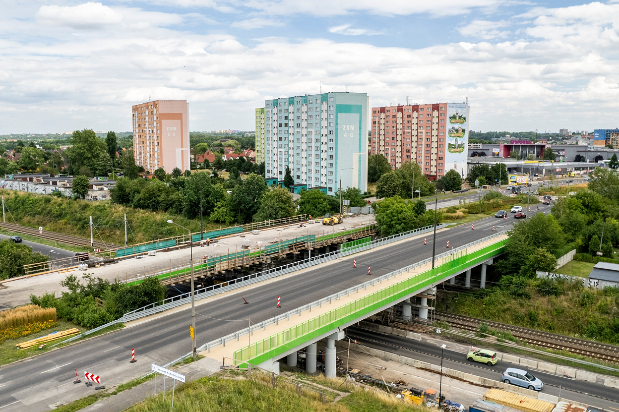 Remont wiaduktów w ciągu al. Korfantego nad DK88. Trwają prace na wiadukcie wschodnim