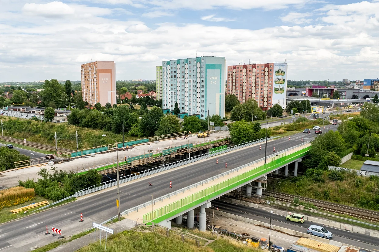 Remont wiaduktów w ciągu al. Korfantego nad DK88. Trwają prace na wiadukcie wschodnim