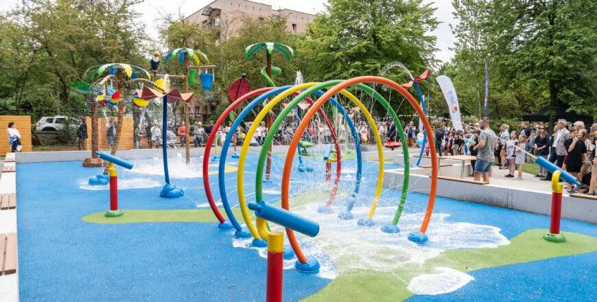 [Aktualizacja] Wodny plac zabaw na osiedlu Janek nieczynny. Doszło do awarii pompy