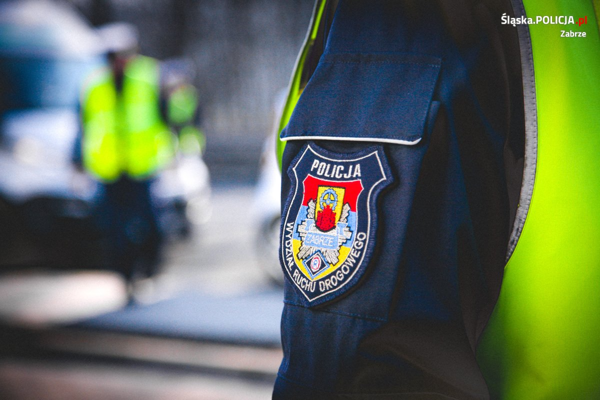 Zatrzymano 45-letniego kierującego. Był pijany, poszukiwany i miał zakaz kierowania!