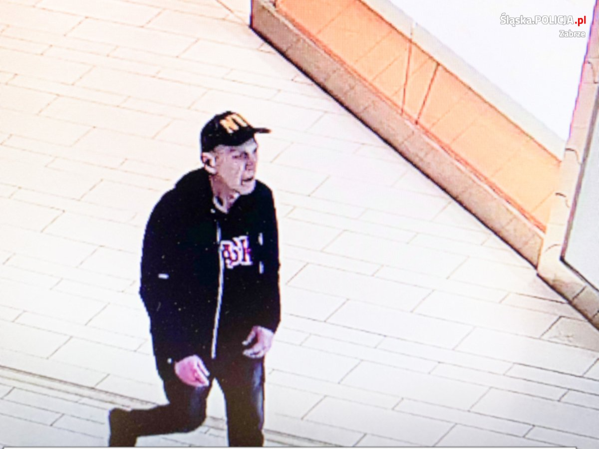 Policjanci publikują wizerunek sprawcy kradzieży. Rozpoznajesz go?