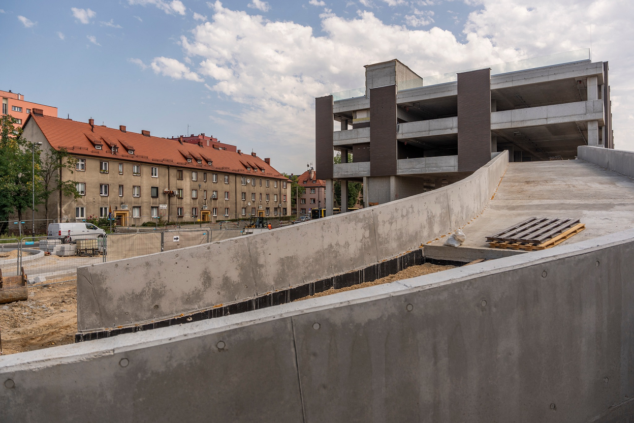Najnowsze informacje z placu budowy! Co obecnie dzieje się w centrach przesiadkowych?